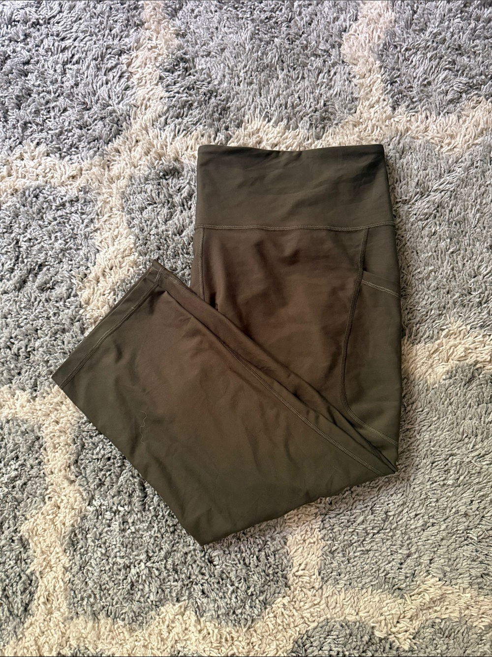 Old Navy Olive Green Capri Active Leggings w/ Pockets